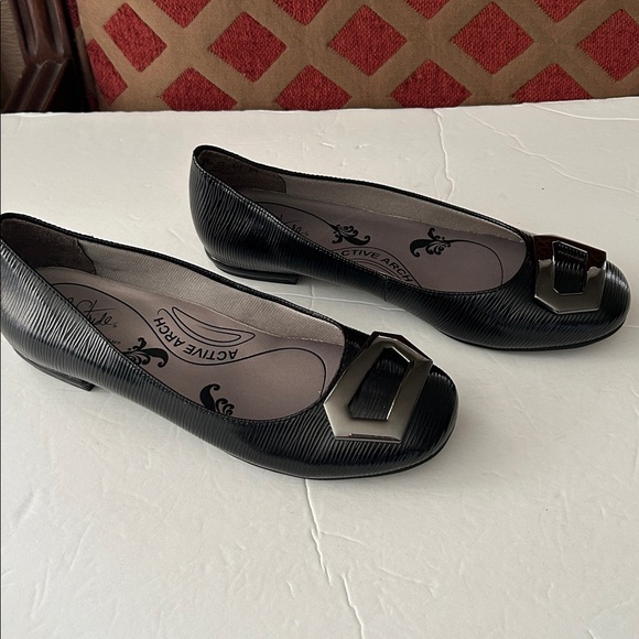 Life Stride Black Flats,Buckle, active arch, soft system, flex, support, sz 7.5M - Picture 11 of 15